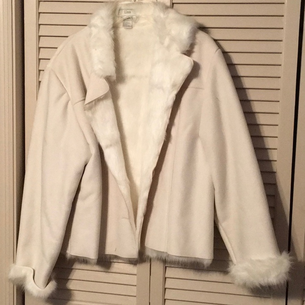 EUC,IVORY FAUX FURJACKET,SIZE XL,Ivory suede,Lisa International,shearling design